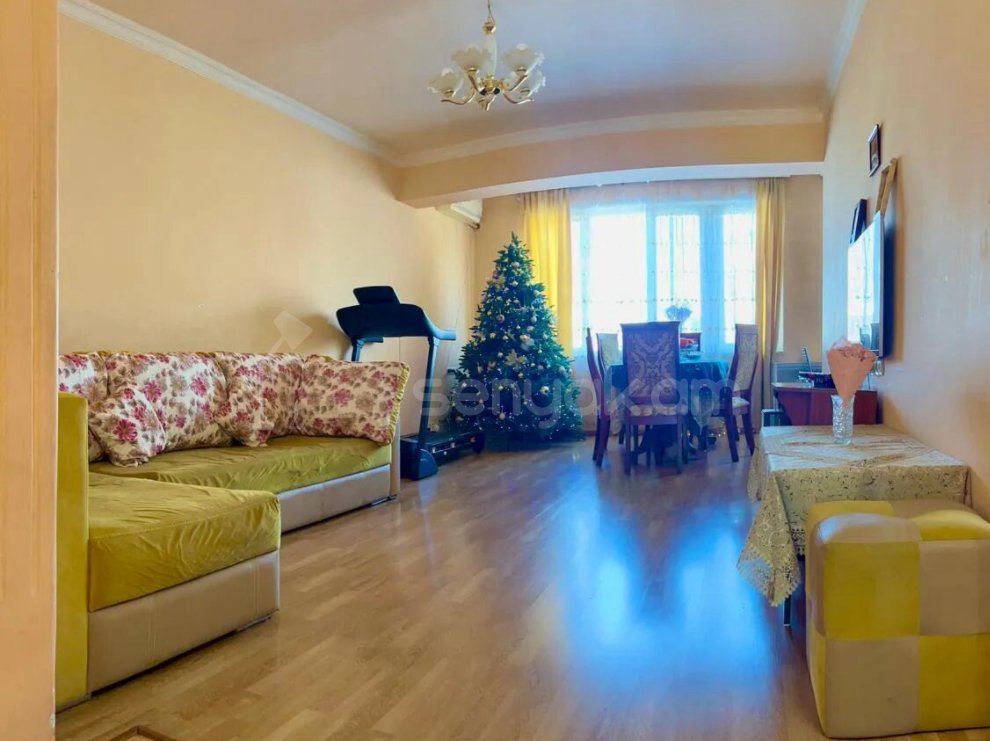 3 Սենյականոց Բնակարան Քարե Շենքում, 80քմ, 4/5 հարկ, Դիզայներական Վերանորոգված, Կահավորված