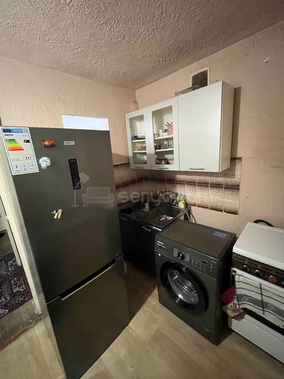 1 Սենյականոց Բնակարան, 35քմ, 5/5 հարկ, Նորմալ Վիճակում, Մասամբ Կահավորված