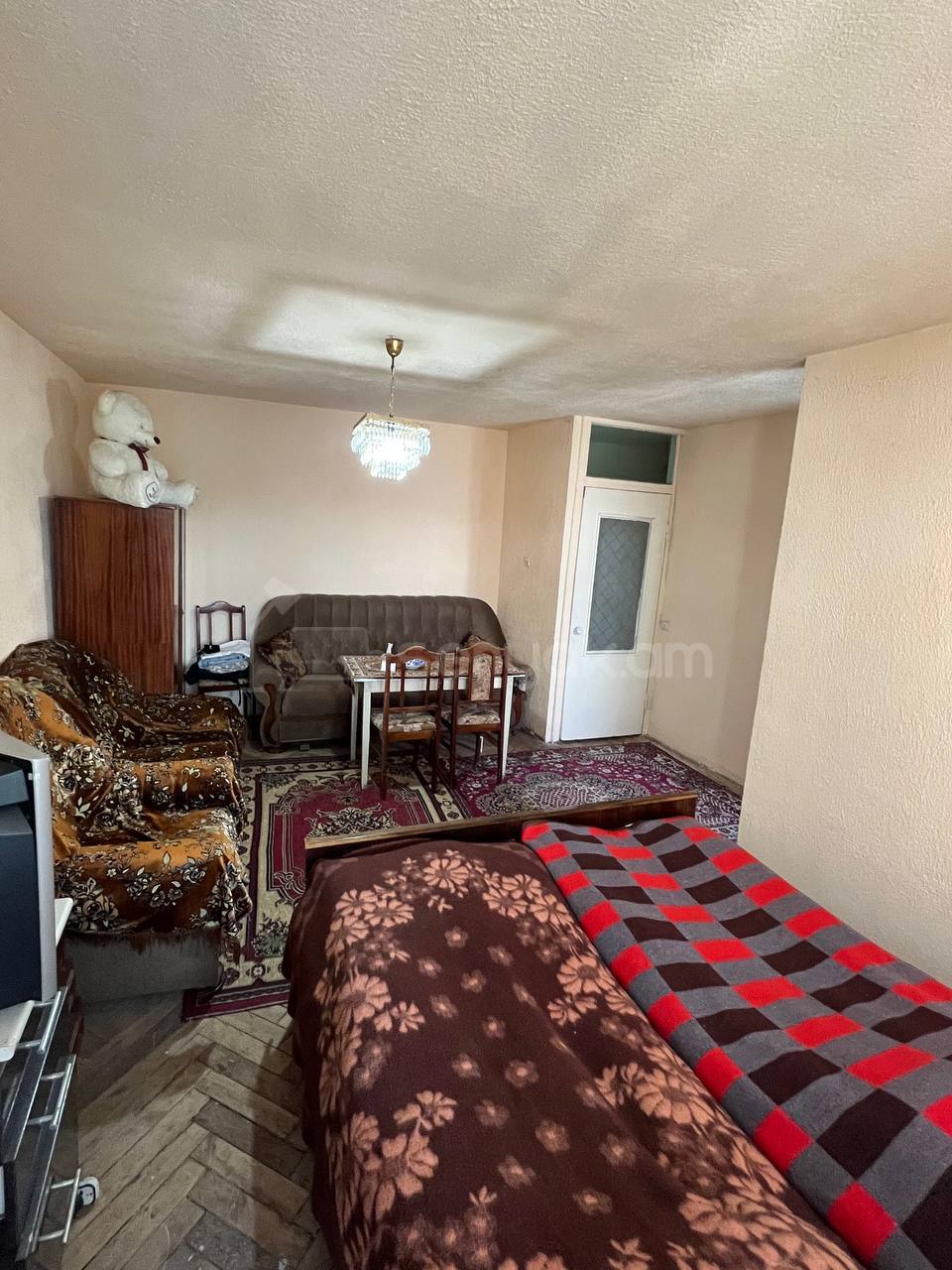 1 Սենյականոց Բնակարան, 35քմ, 5/5 հարկ, Նորմալ Վիճակում, Մասամբ Կահավորված