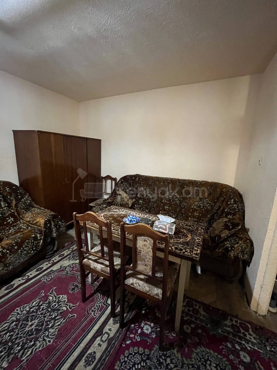 1 Սենյականոց Բնակարան, 35քմ, 5/5 հարկ, Նորմալ Վիճակում, Մասամբ Կահավորված