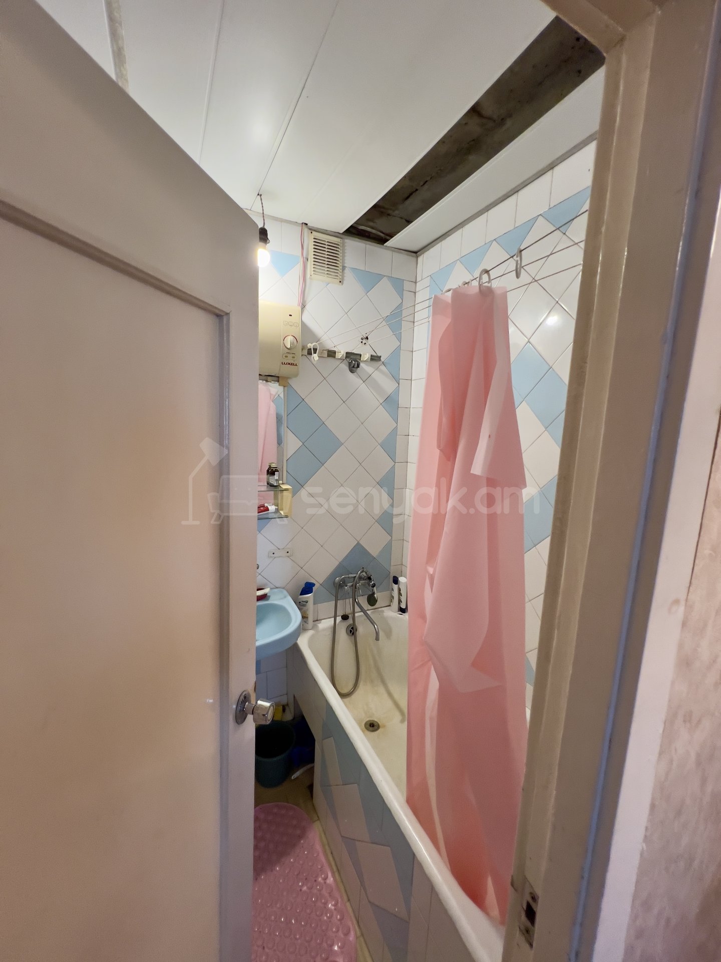 2 Սենյականոց Բնակարան, 70քմ, 14/14 հարկ, Պետական Վիճակում, Մասամբ Կահավորված, Արևկող