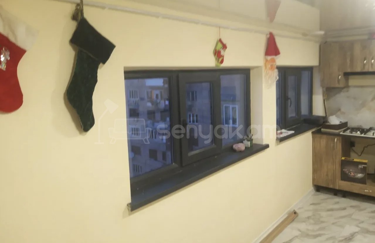 3 Սենյականոց Բնակարան, 78քմ, 9/9 հարկ, Կապիտալ Վերանորոգված, Կահավորված, Արևկող