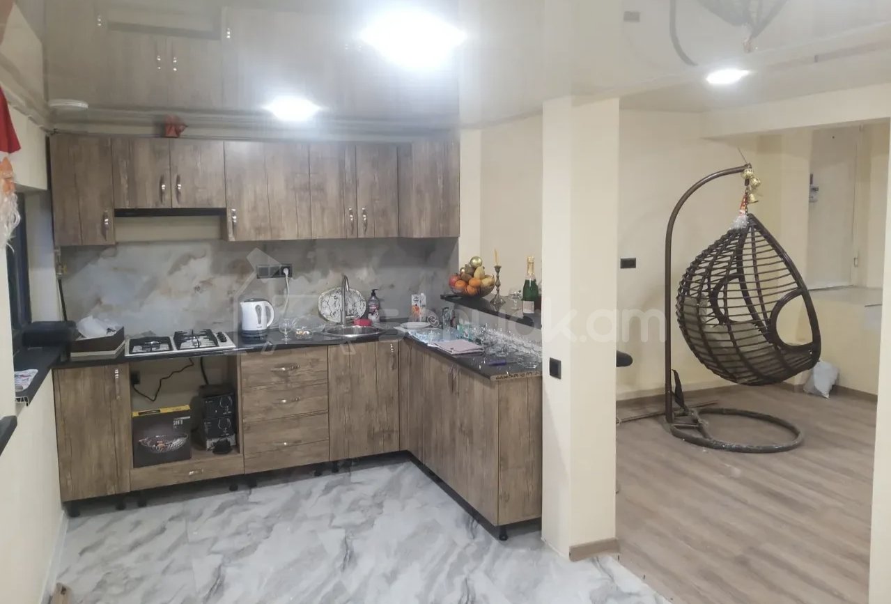 3 Սենյականոց Բնակարան, 78քմ, 9/9 հարկ, Կապիտալ Վերանորոգված, Կահավորված, Արևկող