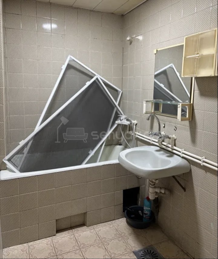 2 Սենյականոց Բնակարան Քարե Շենքում, 58քմ, 5/9 հարկ, Նորմալ Վիճակում, Կահավորված