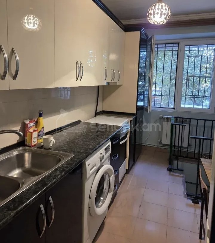 2 Սենյականոց Բնակարան Քարե Շենքում, 56քմ, 1/1 հարկ, Կապիտալ Վերանորոգված, Կահավորված