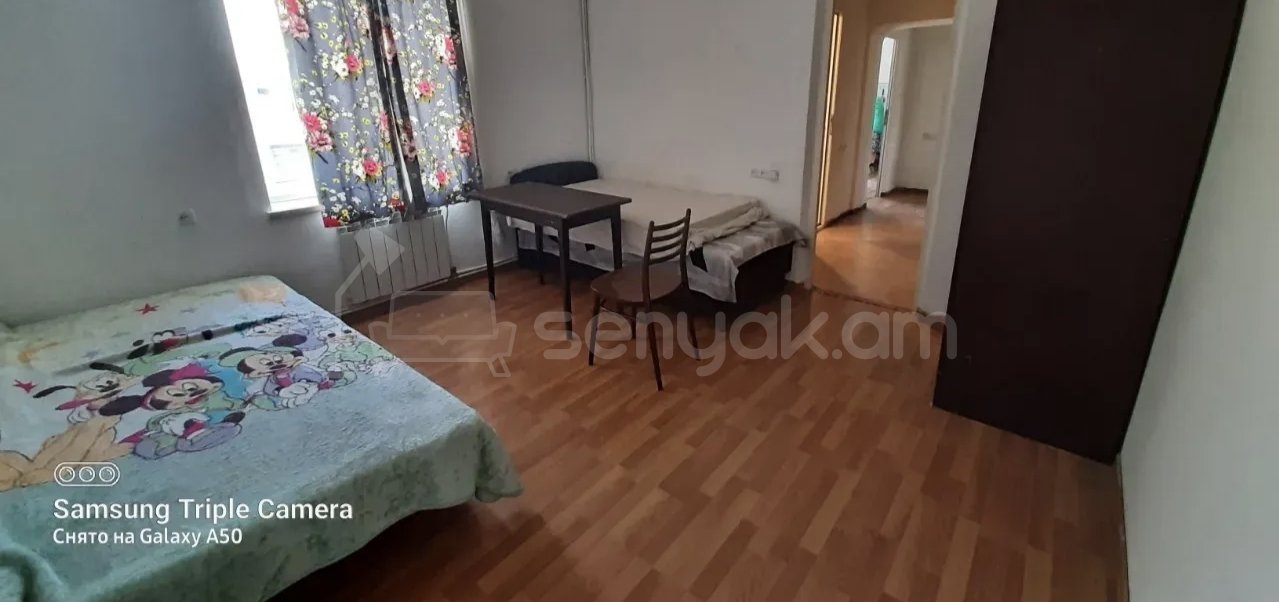 3 Սենյականոց Բնակարան Քարե Շենքում, 78քմ, 2/2 հարկ, Նորմալ Վիճակում, Կահավորված