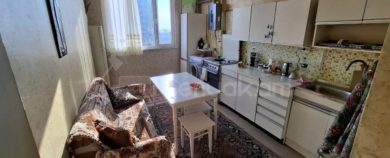 1 Սենյականոց Բնակարան, 52քմ, 5/9 հարկ, Նորմալ Վիճակում, Կահավորված