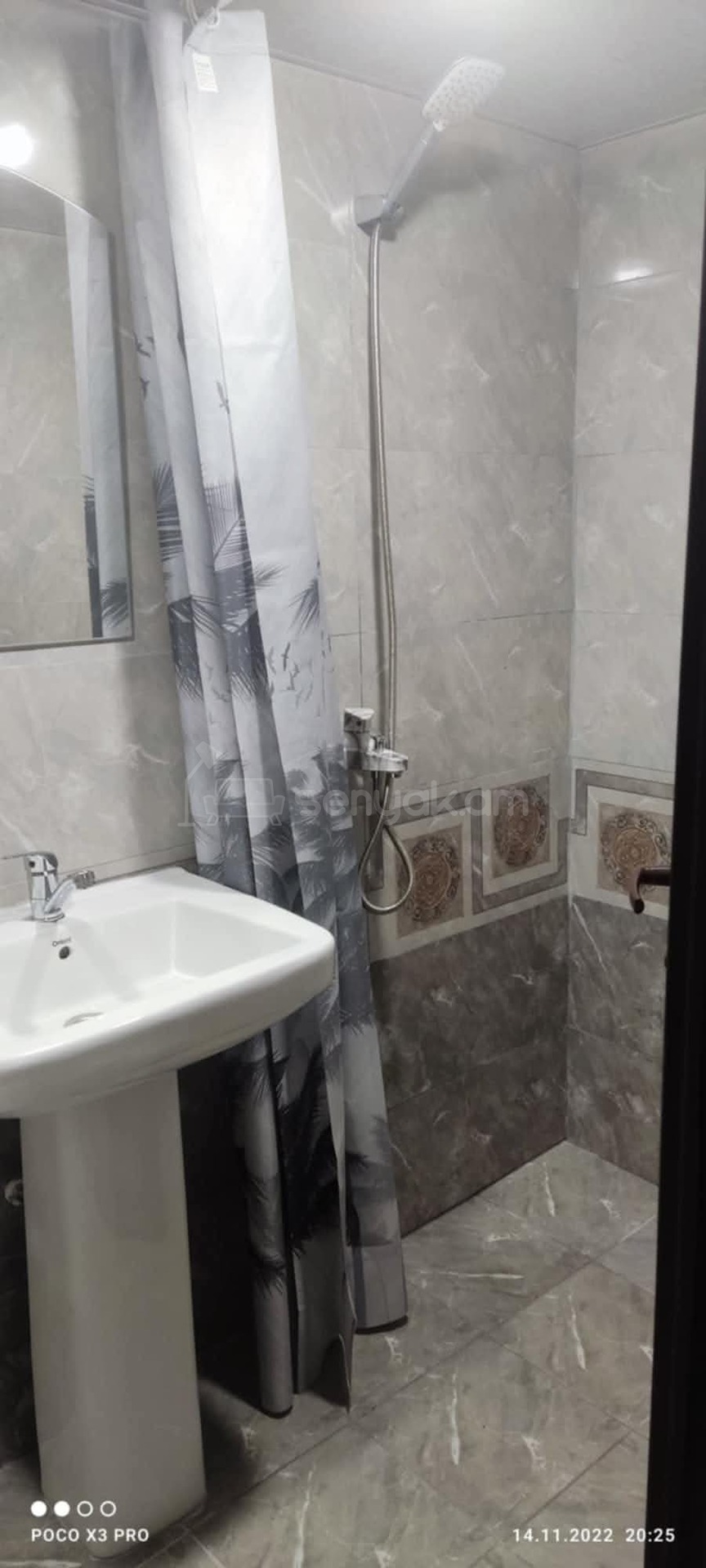 3 Սենյականոց Բնակարան Քարե Շենքում, 56քմ, 1/1 հարկ, Նորմալ Վիճակում, Կահավորված