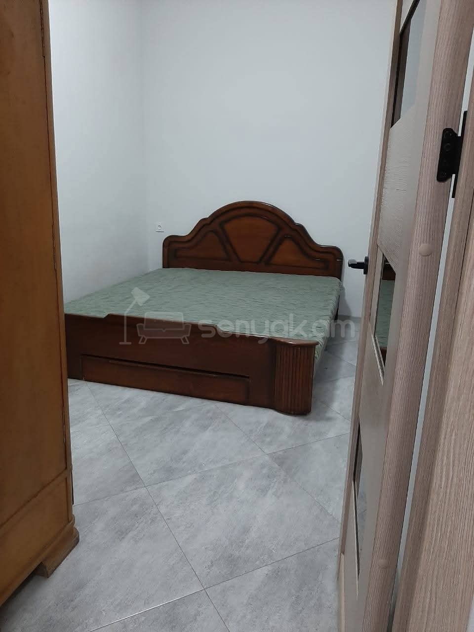 3 Սենյականոց Բնակարան Քարե Շենքում, 56քմ, 1/1 հարկ, Նորմալ Վիճակում, Կահավորված