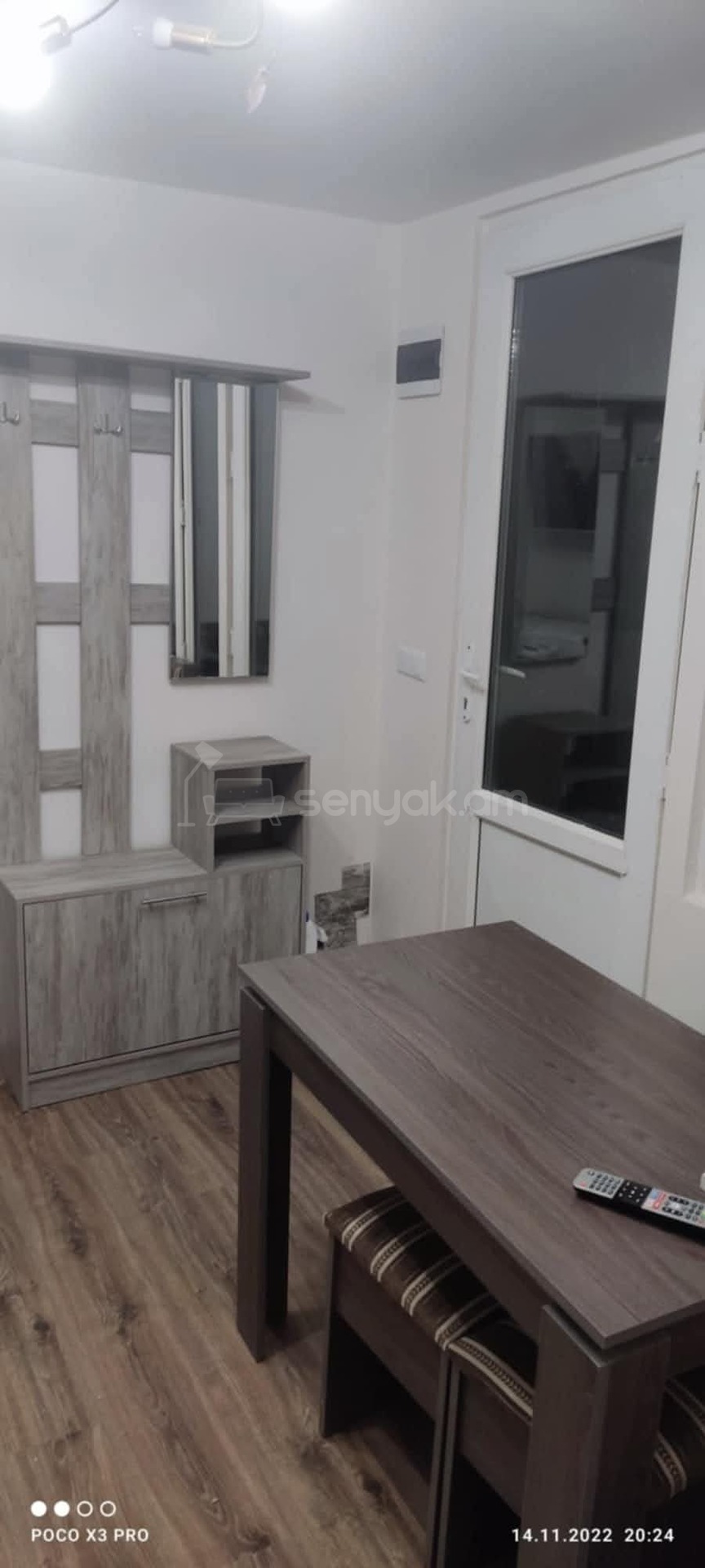 3 Սենյականոց Բնակարան Քարե Շենքում, 56քմ, 1/1 հարկ, Նորմալ Վիճակում, Կահավորված