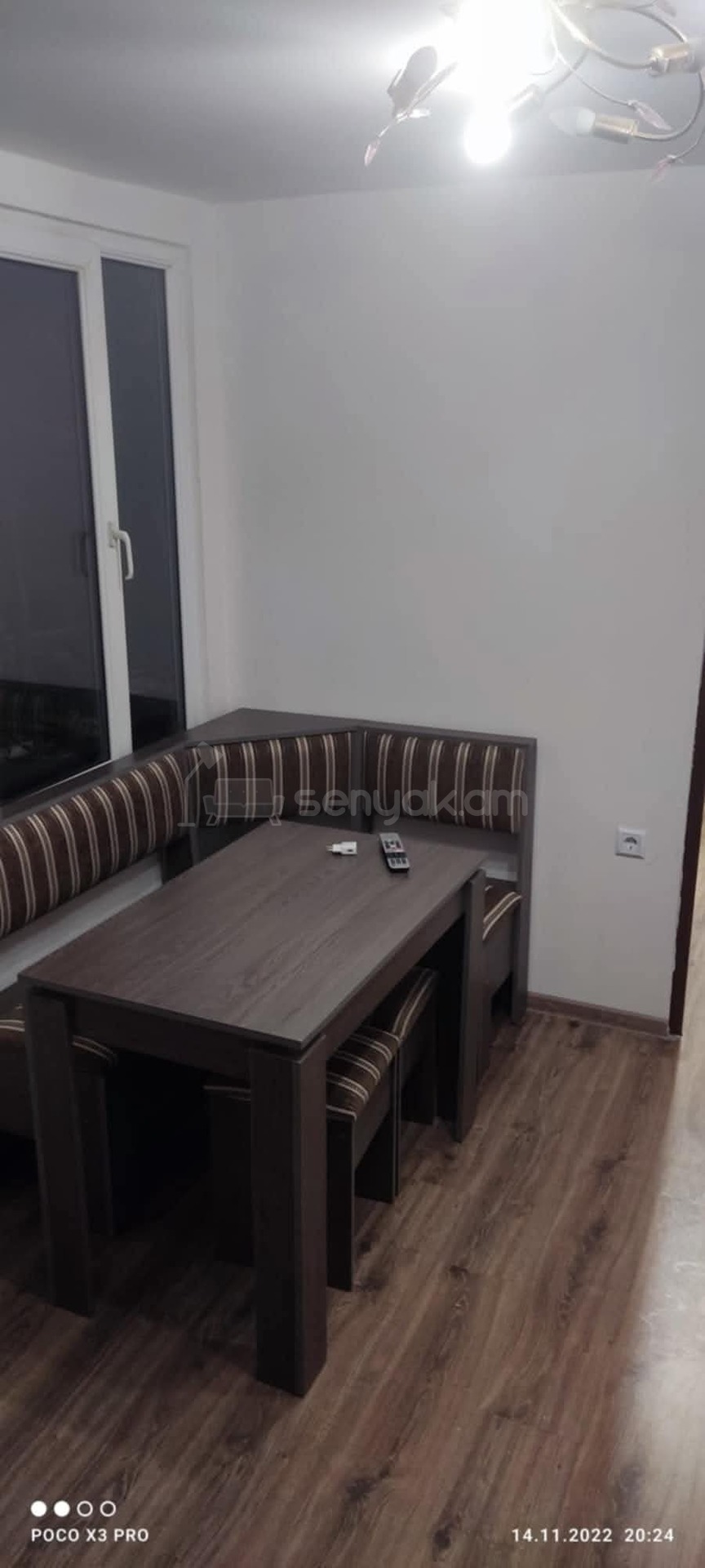 3 Սենյականոց Բնակարան Քարե Շենքում, 56քմ, 1/1 հարկ, Նորմալ Վիճակում, Կահավորված