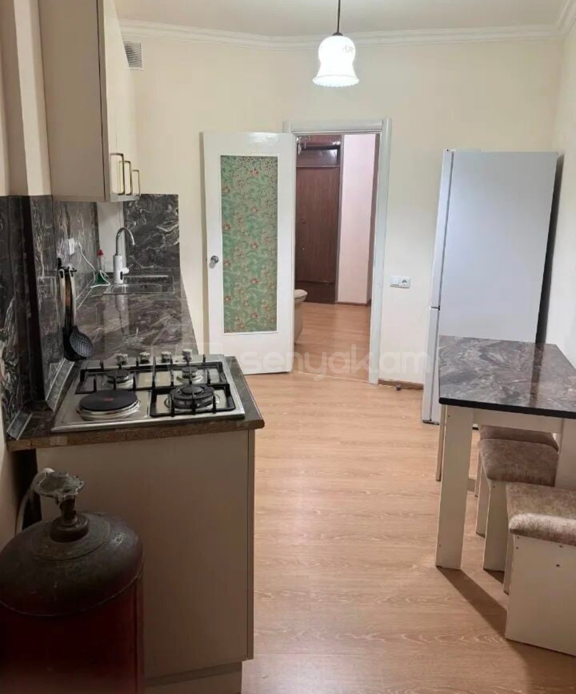 3 Սենյականոց Բնակարան, 96քմ, 13/16 հարկ, Նորմալ Վիճակում, Կահավորված