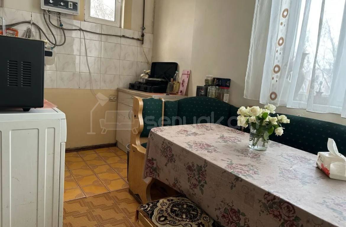 3 Սենյականոց Բնակարան Քարե Շենքում, 67քմ, 4/5 հարկ, Կոսմետիկ Վերանորոգված, Կահավորված