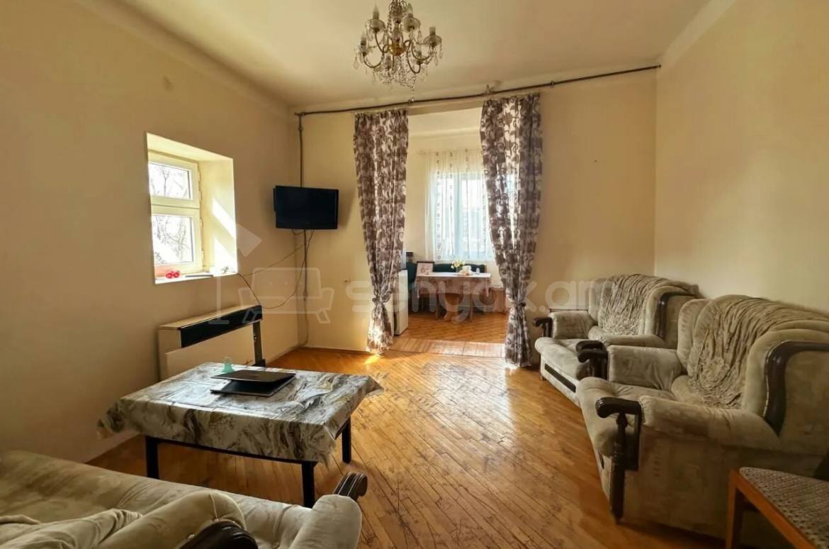 3 Սենյականոց Բնակարան Քարե Շենքում, 67քմ, 4/5 հարկ, Կոսմետիկ Վերանորոգված, Կահավորված