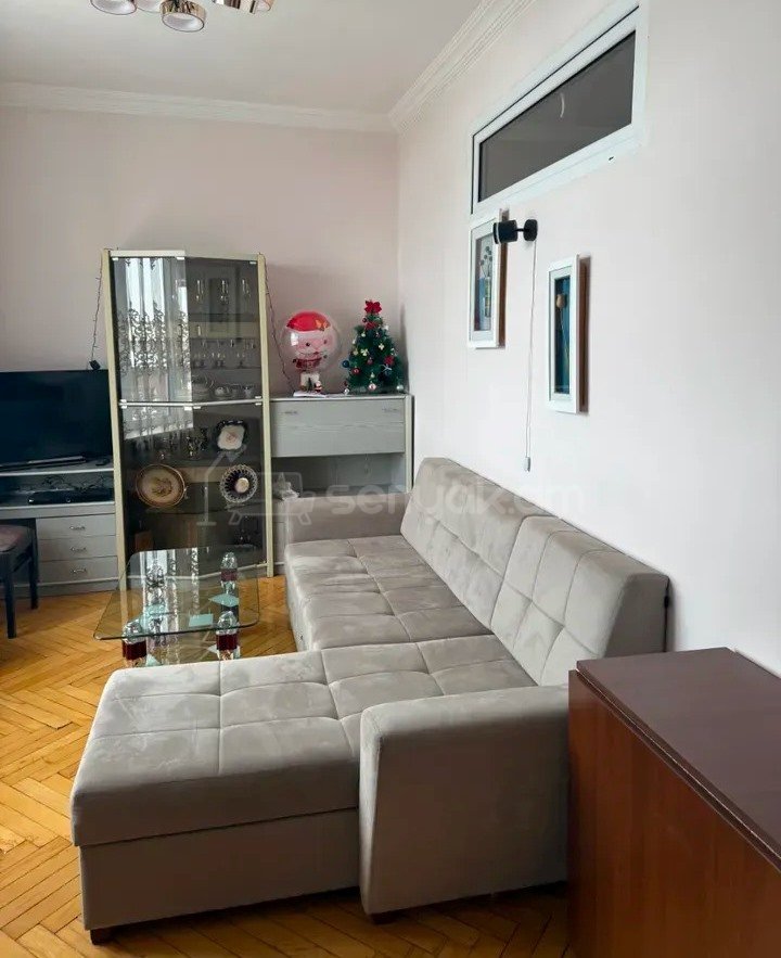 2 Սենյականոց Բնակարան Քարե Շենքում, 37քմ, 5/5 հարկ, Նորմալ Վիճակում