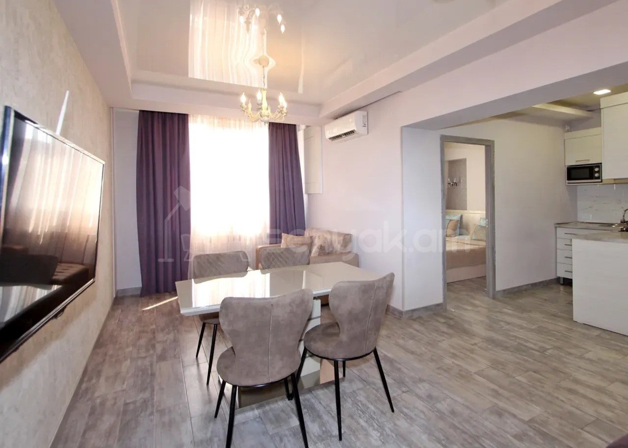 2 Սենյականոց Բնակարան, 40քմ, 11/11 հարկ, Դիզայներական Վերանորոգված