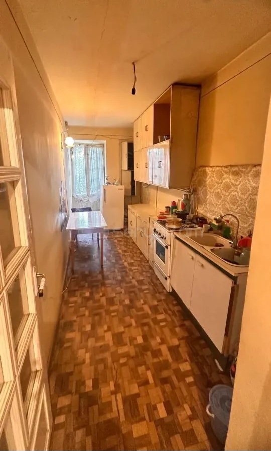 4 Սենյականոց Բնակարան, 90քմ, 4/9 հարկ, Պետական Վիճակում