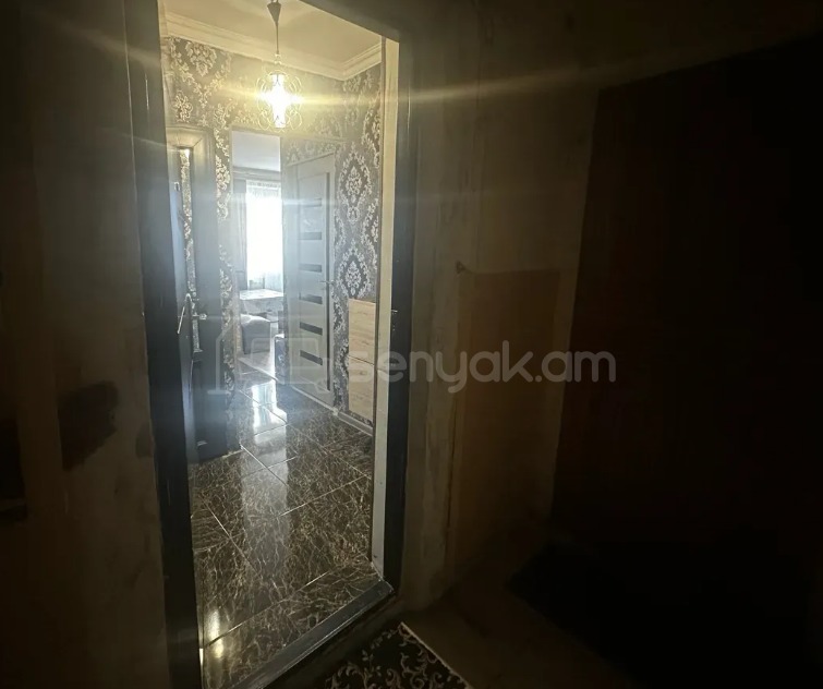 1 Սենյականոց Բնակարան, 32քմ, 4/4 հարկ, Կապիտալ Վերանորոգված