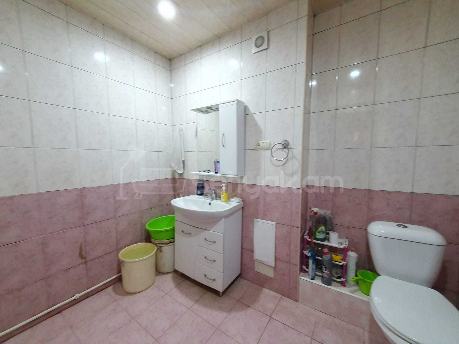 3 Սենյականոց Բնակարան, 80քմ, 9/9 հարկ, Նորմալ Վիճակում