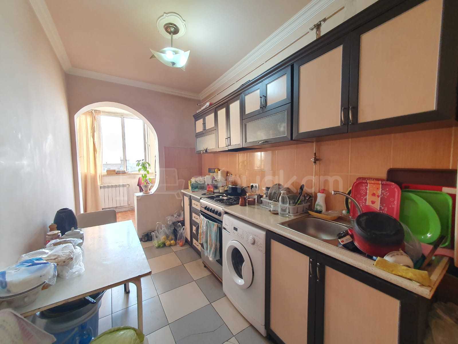 3 Սենյականոց Բնակարան, 80քմ, 9/9 հարկ, Նորմալ Վիճակում