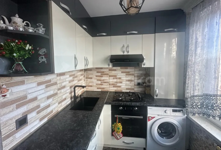 2 Սենյականոց Բնակարան, 33քմ, 4/4 հարկ, Կապիտալ Վերանորոգված