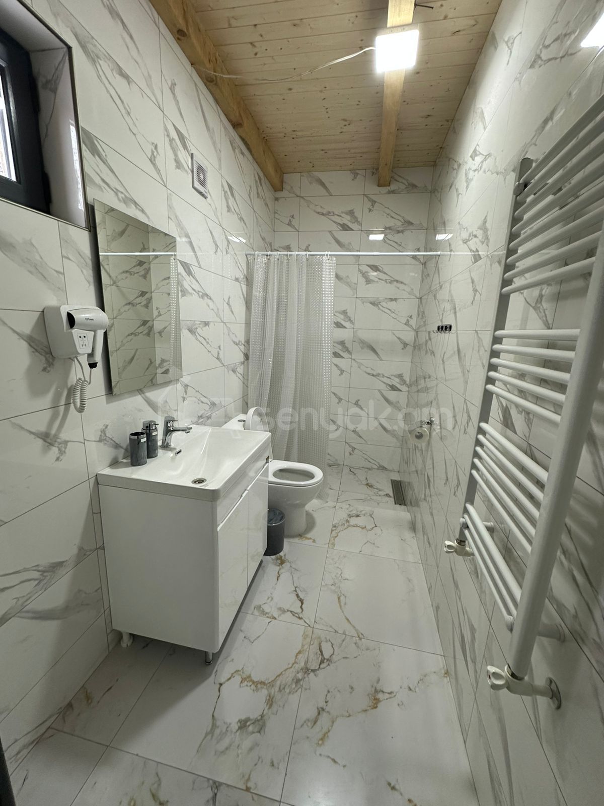 5 Սենյականոց Նորակառույց Շքեղ Առանձնատուն, 200քմ, Լողավազանով