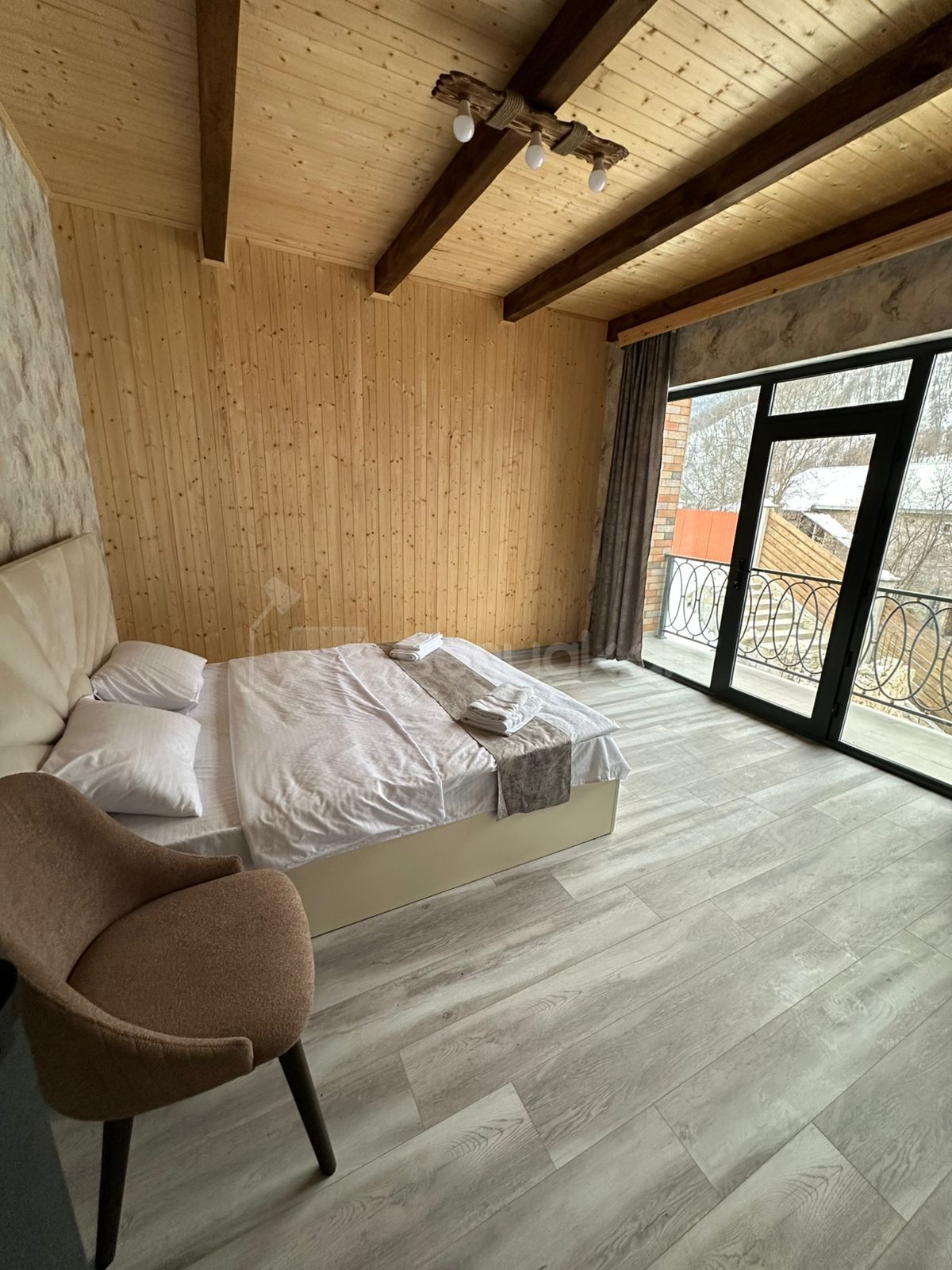 5 Սենյականոց Նորակառույց Շքեղ Առանձնատուն, 200քմ, Լողավազանով