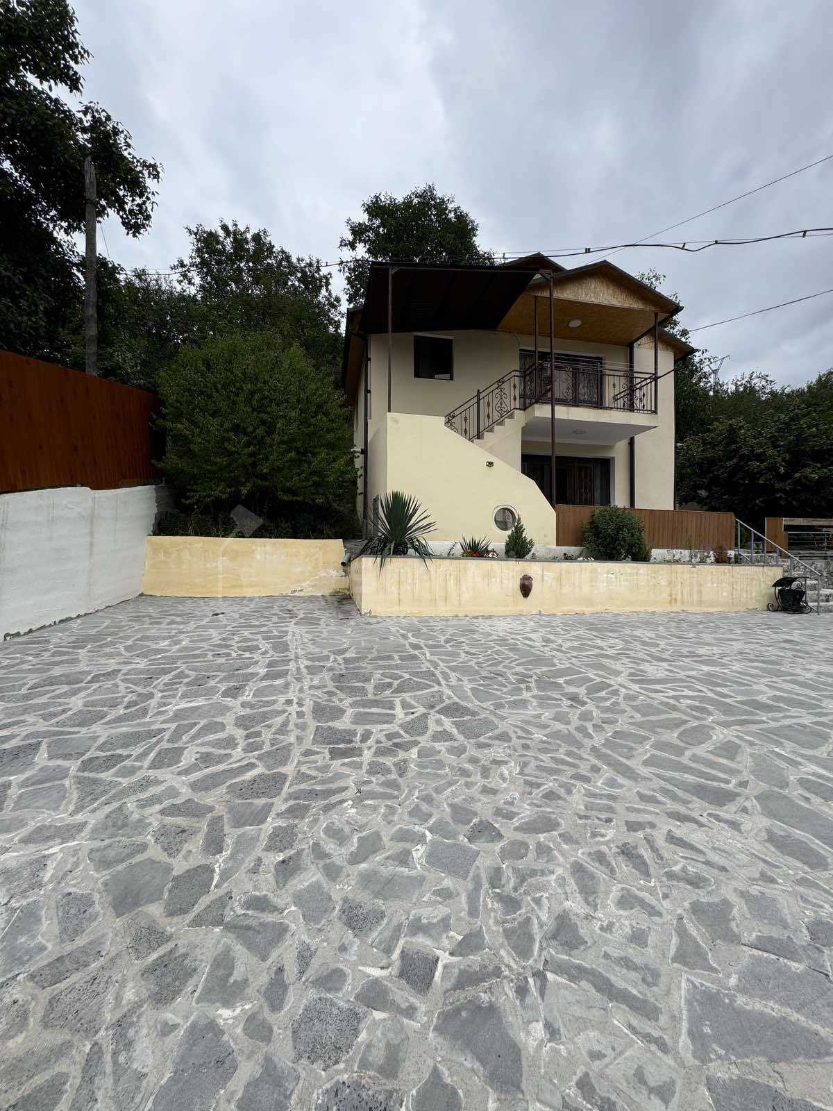 5 Սենյականոց Նորակառույց Շքեղ Առանձնատուն, 200քմ, Լողավազանով