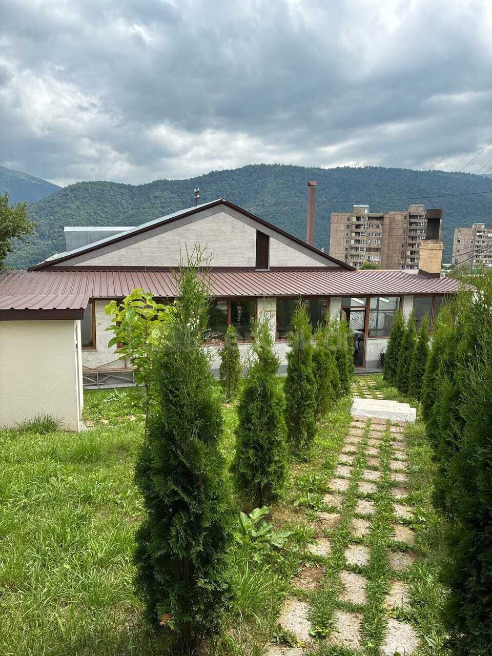 6 Սենյականոց Շքեղ Առանձնատուն, 250քմ, Լողավազանով