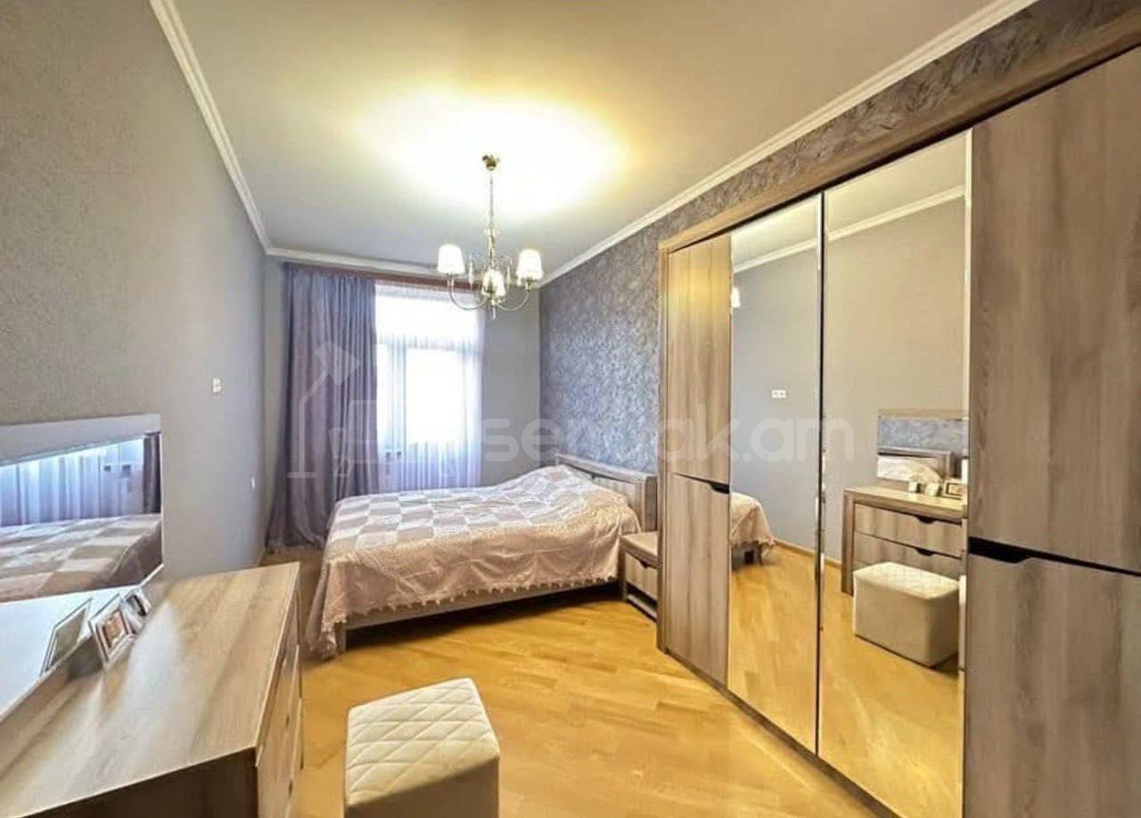 2 Սենյականոց Բնակարան Քարե Շենքում, 71քմ, 3/5 հարկ, Կապիտալ Վերանորոգված, Կահավորված, Արևկող