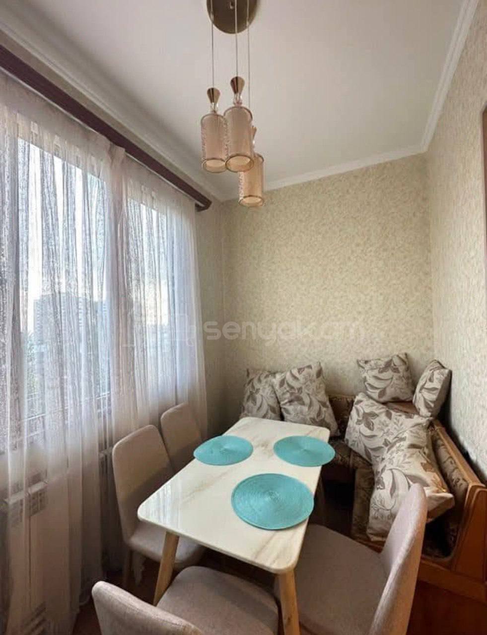 2 Սենյականոց Բնակարան Քարե Շենքում, 71քմ, 3/5 հարկ, Կապիտալ Վերանորոգված, Կահավորված, Արևկող