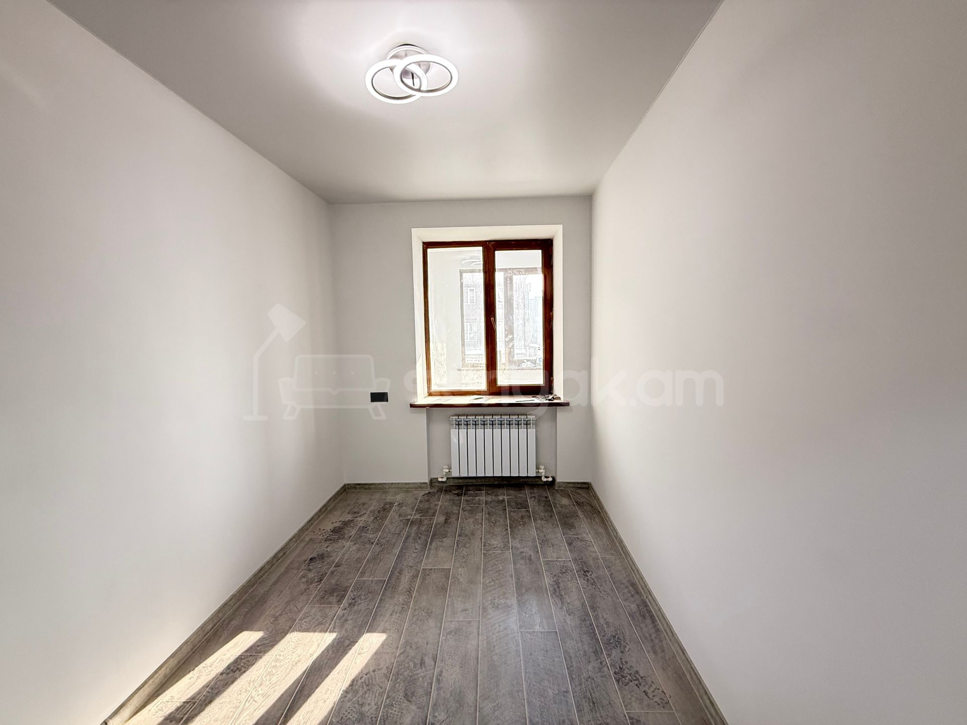 2 Սենյականոց Բնակարան Քարե Շենքում, 41քմ, 4/5 հարկ, Կապիտալ Վերանորոգված