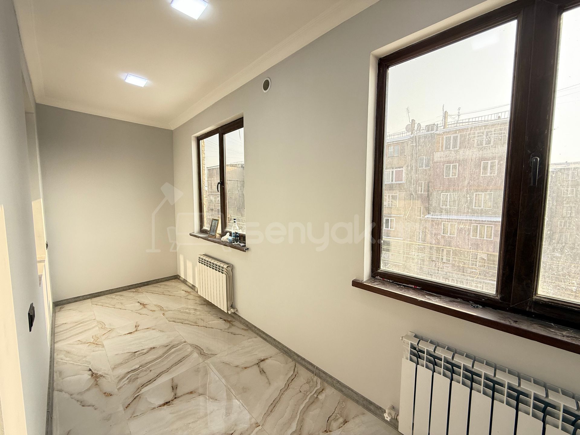 2 Սենյականոց Բնակարան Քարե Շենքում, 41քմ, 4/5 հարկ, Կապիտալ Վերանորոգված