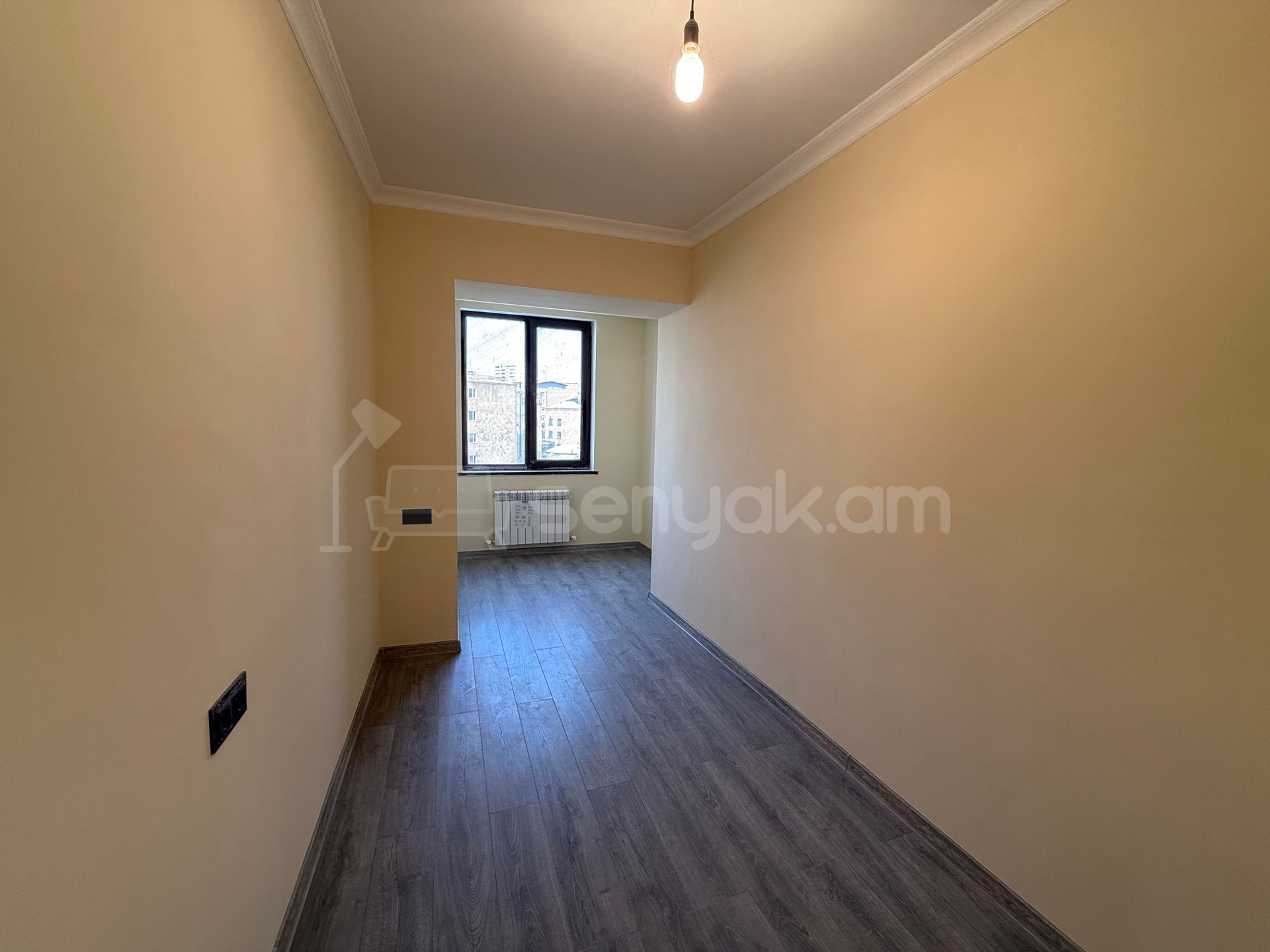 2 Սենյականոց Բնակարան Քարե Շենքում, 40քմ, 4/5 հարկ, Կապիտալ Վերանորոգված