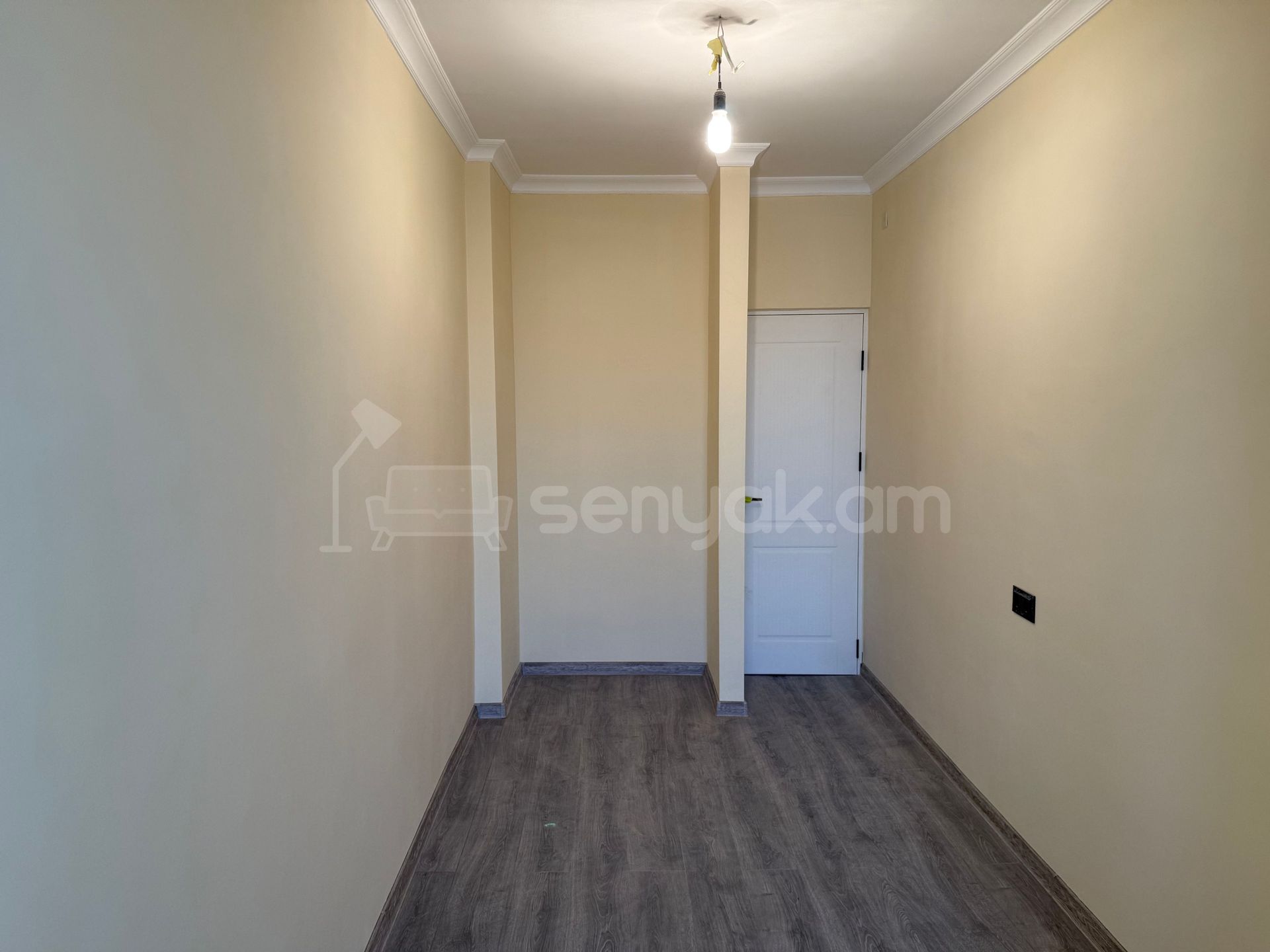 2 Սենյականոց Բնակարան Քարե Շենքում, 40քմ, 4/5 հարկ, Կապիտալ Վերանորոգված