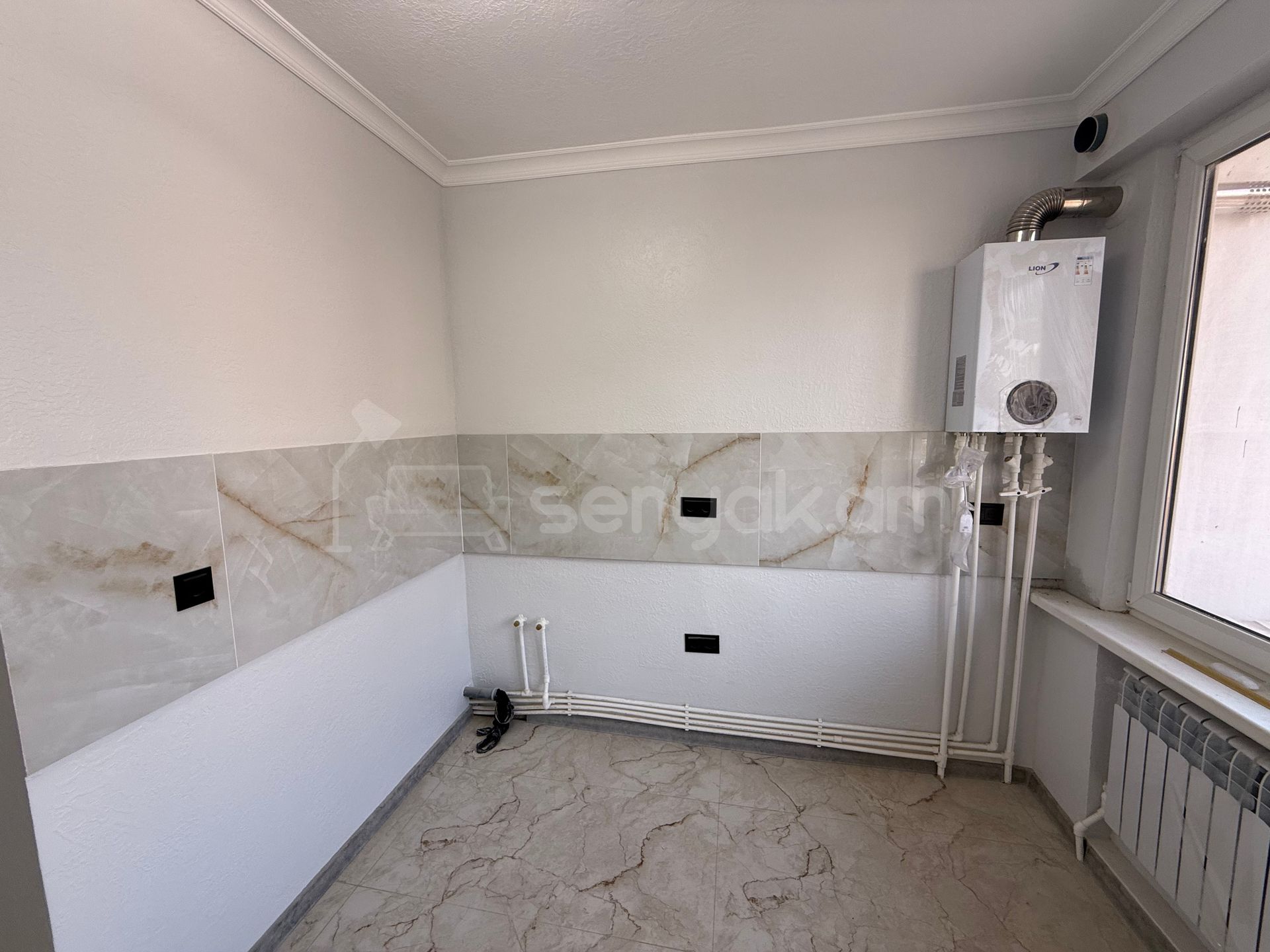 2 Սենյականոց Բնակարան Քարե Շենքում, 50քմ, 5/5 հարկ, Կապիտալ Վերանորոգված