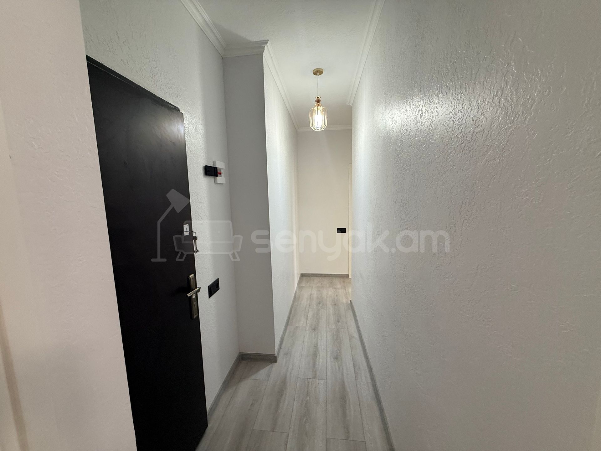 2 Սենյականոց Բնակարան Քարե Շենքում, 50քմ, 5/5 հարկ, Կապիտալ Վերանորոգված