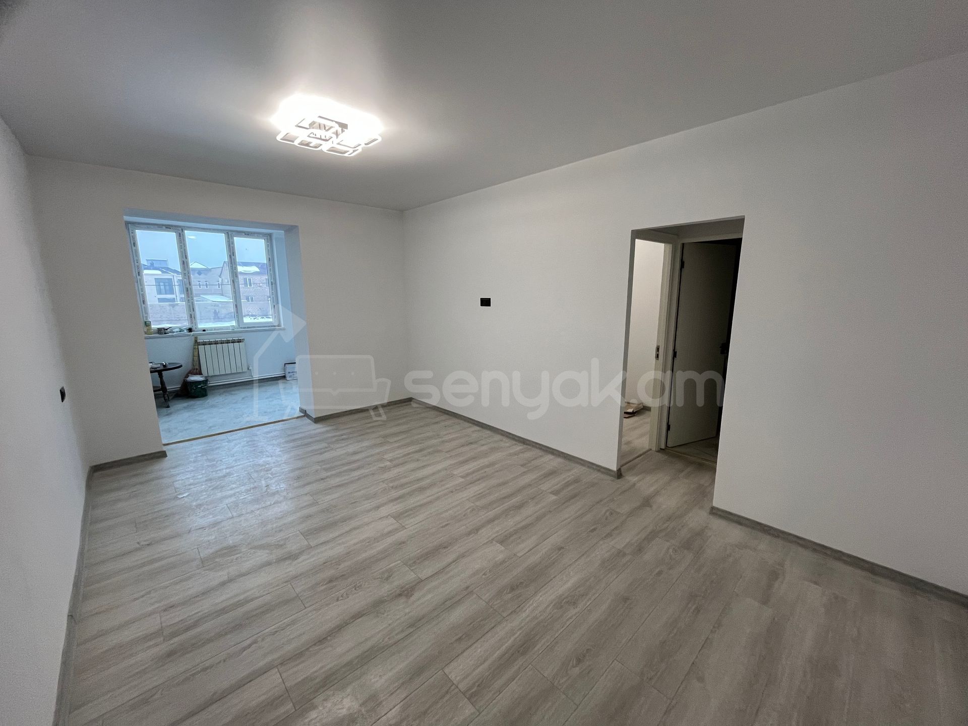 3 Սենյականոց Բնակարան Քարե Շենքում, 65քմ, 2/4 հարկ, Կապիտալ Վերանորոգված