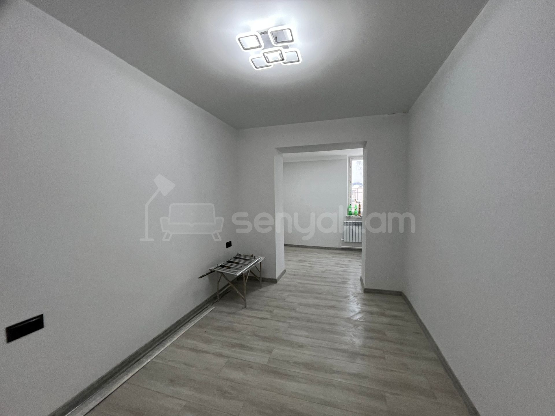 3 Սենյականոց Բնակարան Քարե Շենքում, 65քմ, 2/4 հարկ, Կապիտալ Վերանորոգված