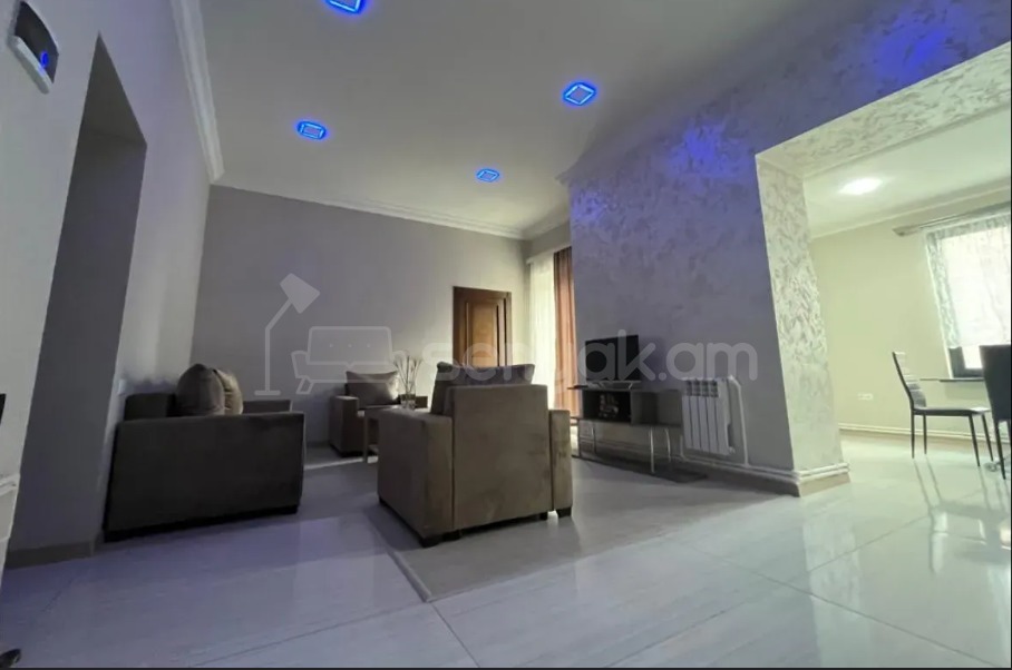 1 Սենյականոց Բնակարան Նորակառույց Քարե Շենքում, 56քմ, 2/4 հարկ, Կապիտալ Վերանորոգված, Կահավորված