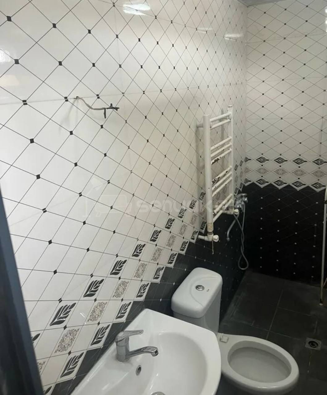 3 Սենյականոց Սեփական Տուն, 120քմ, Նորմալ Վիճակում, Կահավորված