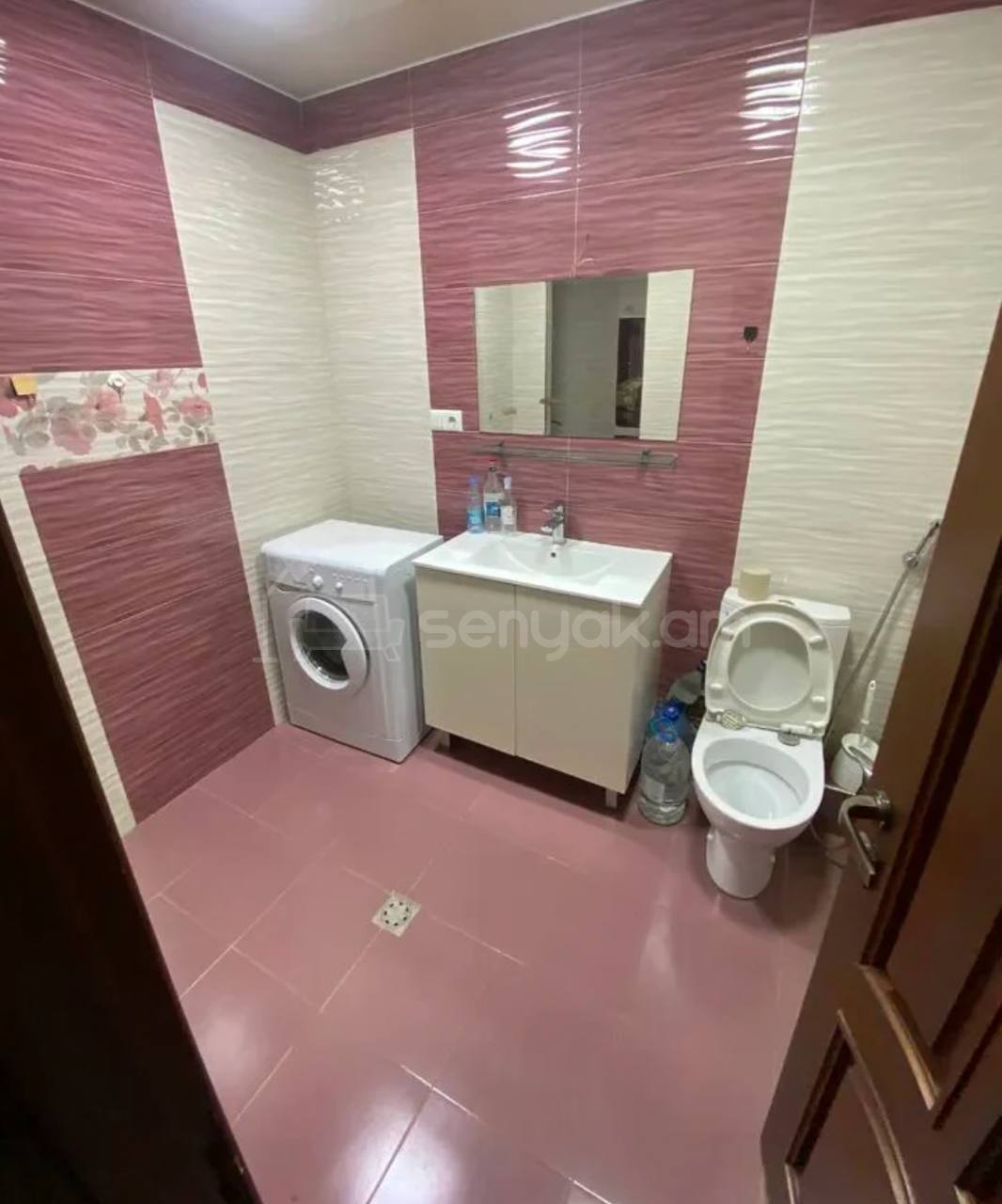 2 Սենյականոց Բնակարան Քարե Շենքում, 68քմ, 2/5 հարկ, Դիզայներական Վերանորոգված, Կահավորված, Արևկող