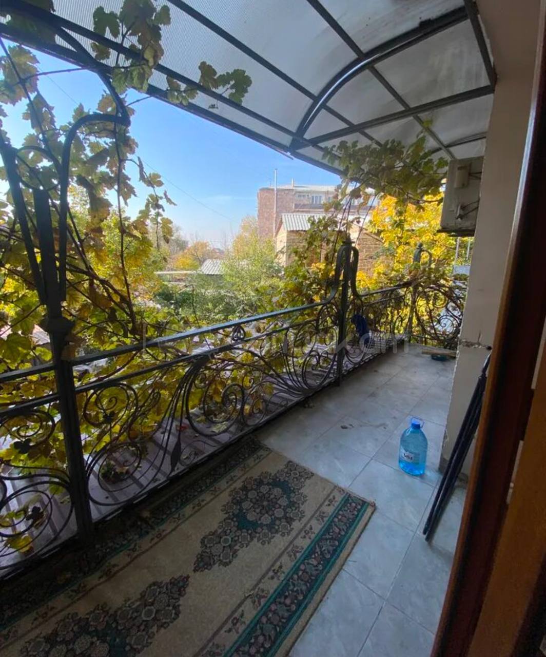 2 Սենյականոց Բնակարան Քարե Շենքում, 68քմ, 2/5 հարկ, Դիզայներական Վերանորոգված, Կահավորված, Արևկող