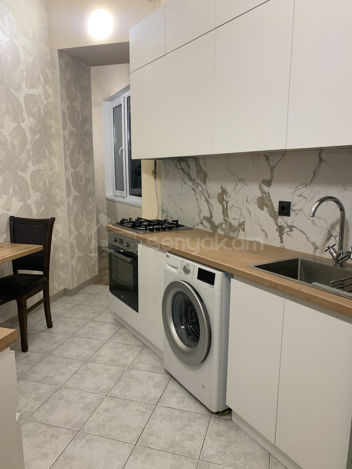 2 Սենյականոց Բնակարան Քարե Շենքում, 58քմ, 3/5 հարկ, Կապիտալ Վերանորոգված