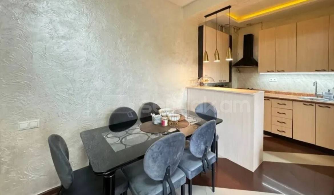 2 Սենյականոց Բնակարան Քարե Շենքում, 57քմ, 2/4 հարկ, Կապիտալ Վերանորոգված, Կահավորված, Արևկող