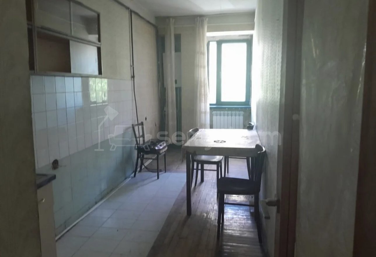 4 Սենյականոց Բնակարան, 89քմ, 3/9 հարկ, Կապիտալ Վերանորոգված, Մասամբ Կահավորված