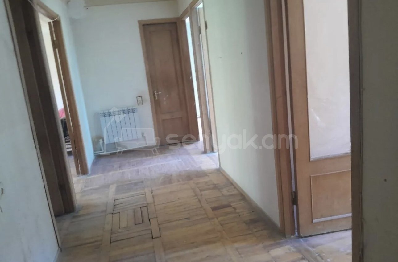 4 Սենյականոց Բնակարան, 89քմ, 3/9 հարկ, Կապիտալ Վերանորոգված, Մասամբ Կահավորված