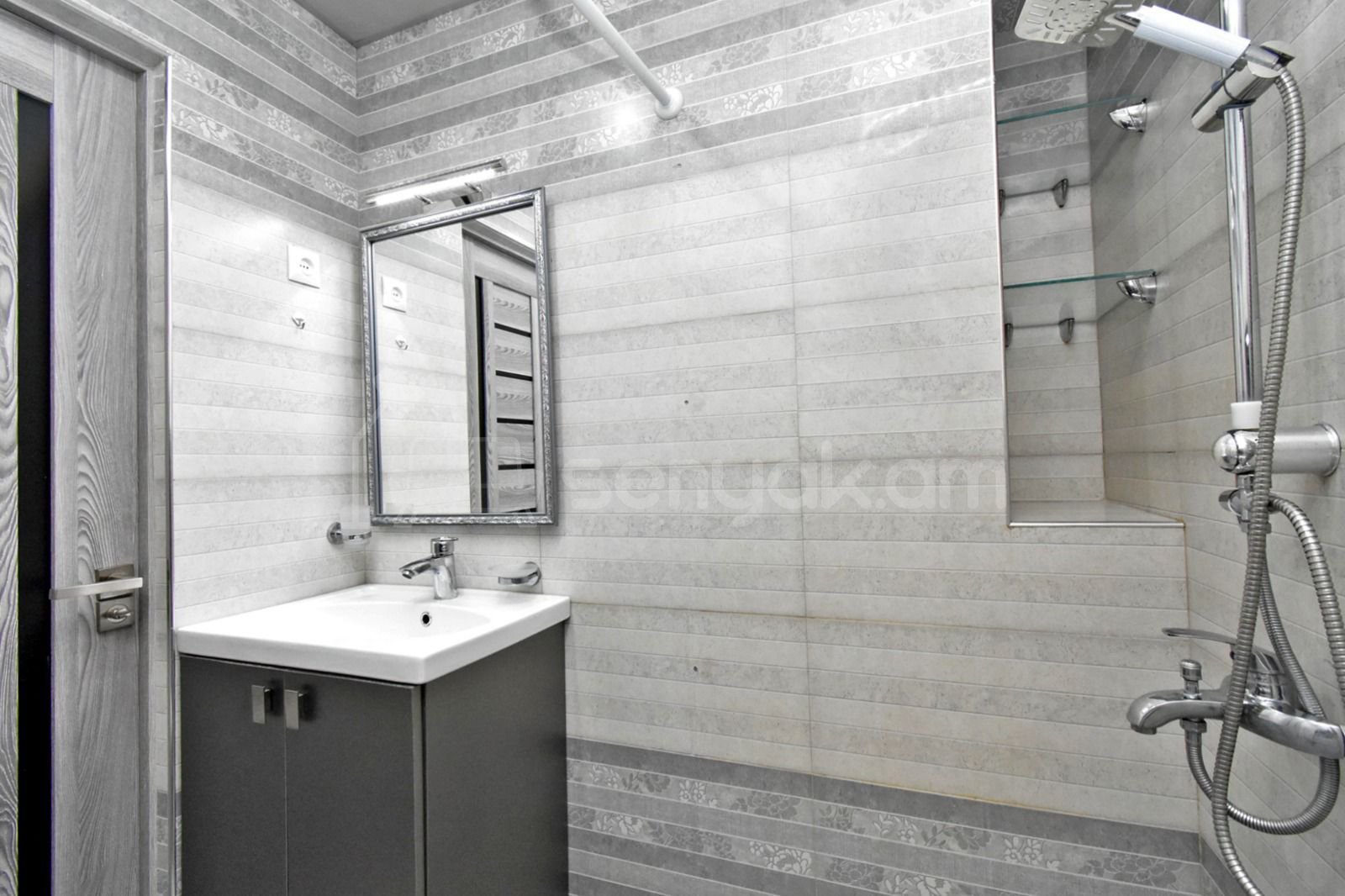 2 Սենյականոց Բնակարան, 40քմ, 11/11 հարկ, Դիզայներական Վերանորոգված