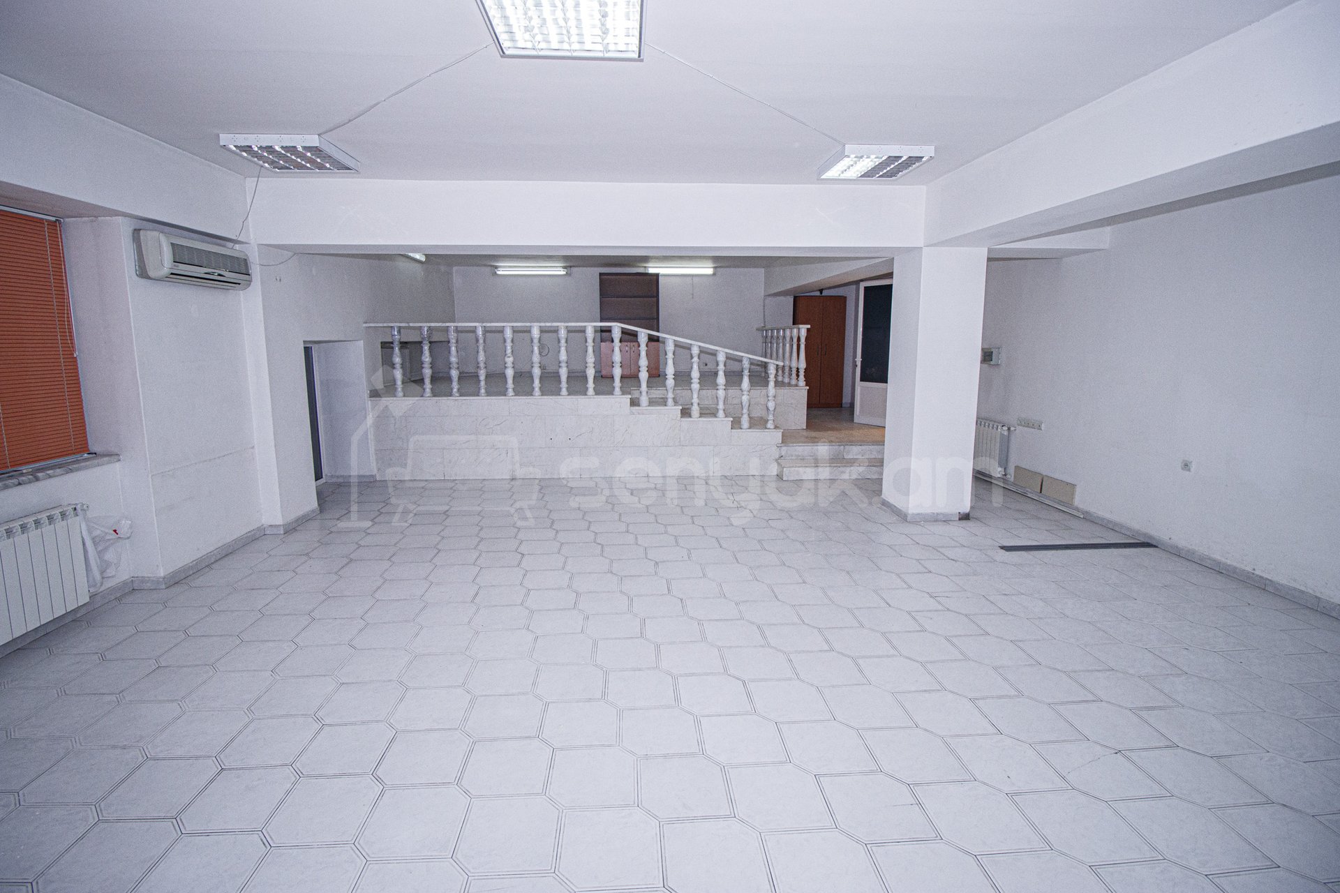 Նորակառույց Օֆիսային Տարածք, 100քմ