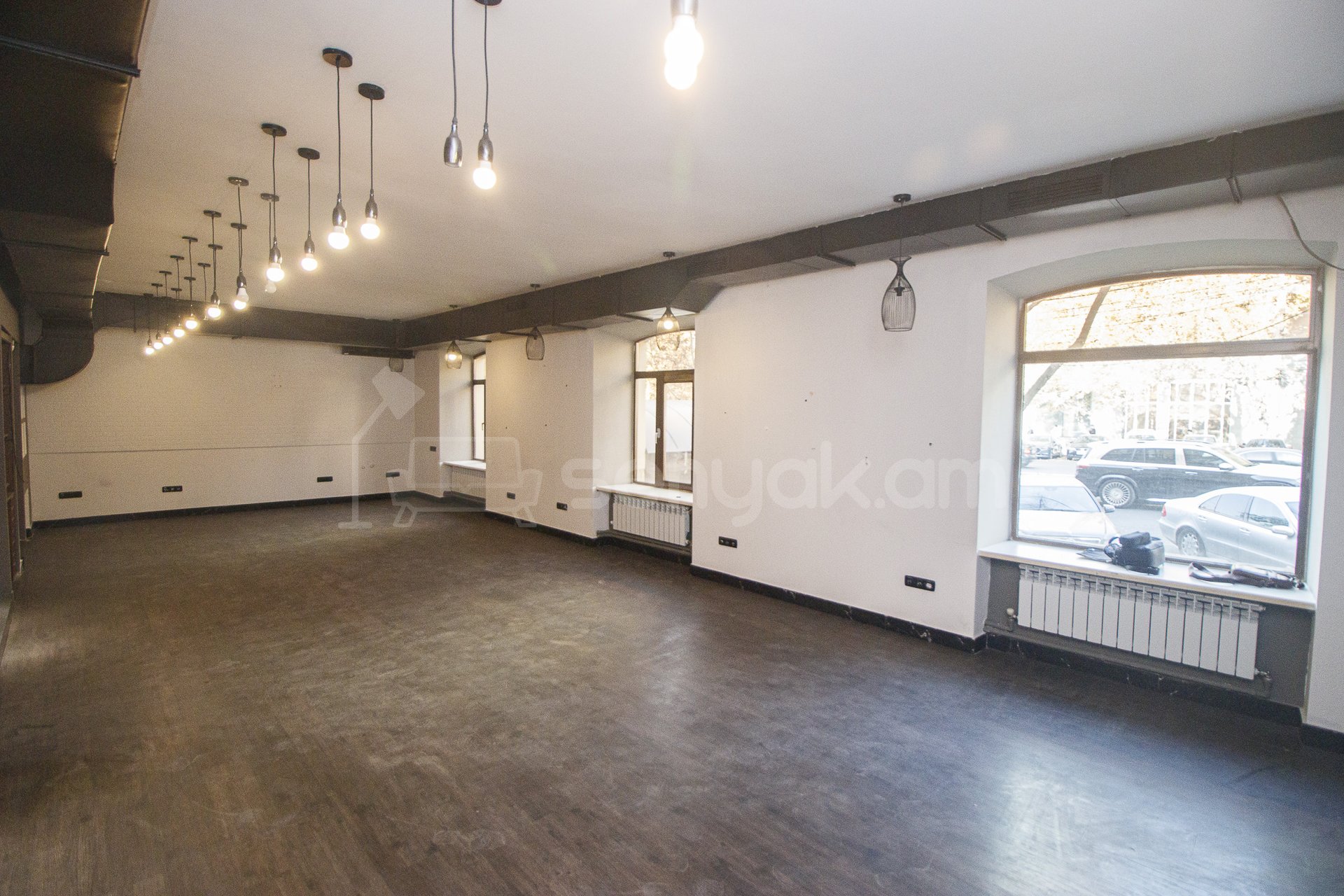 Սպասարկման Տարածք, 200քմ, Կապիտալ Վերանորոգված